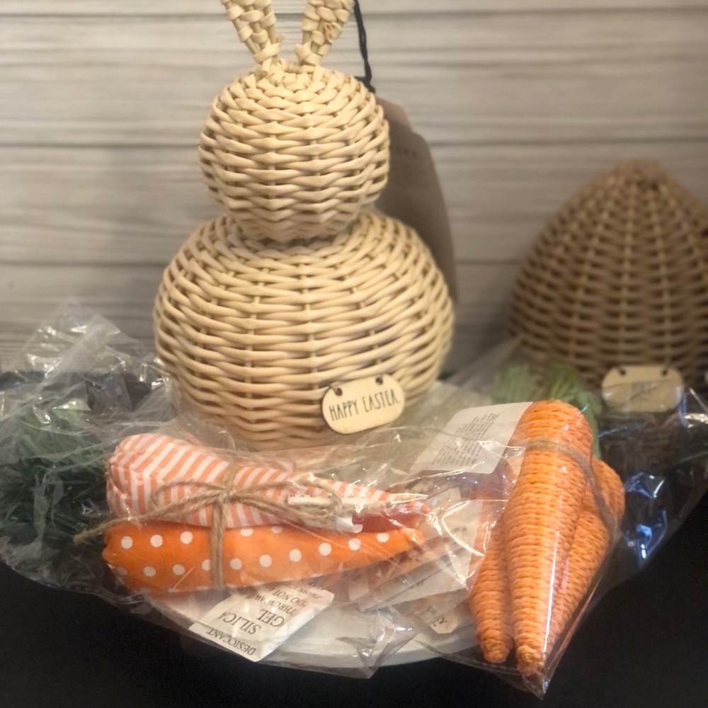 Rae Dunn Carrot Bundle of 2 Sets - plush orange/white fabric & sisal carrots NWT